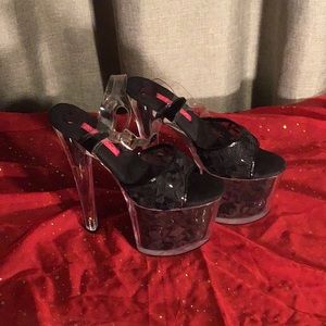 Women’s platform high heels NWOT